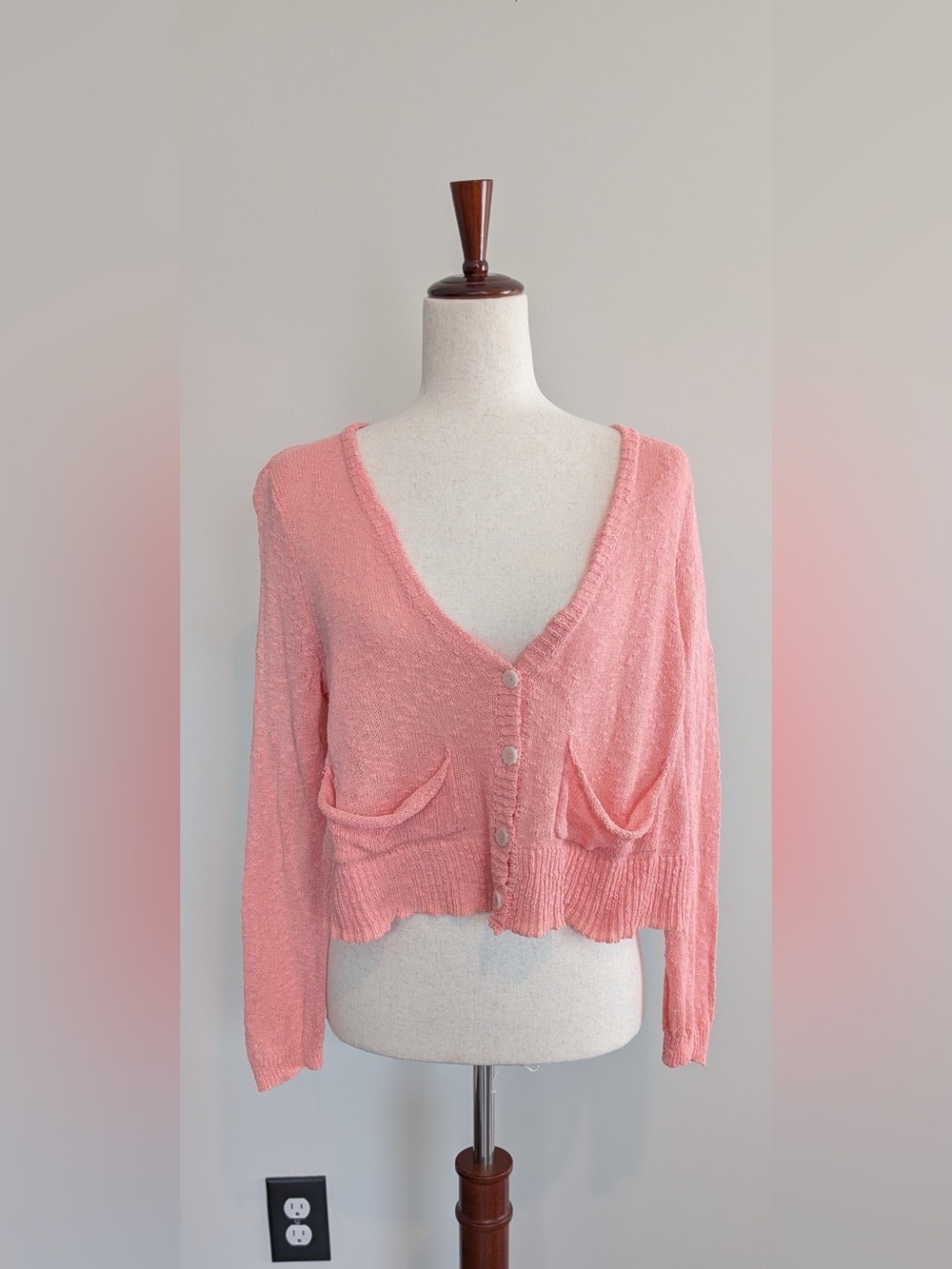 Free People Knit Cropped Cardigan Patch Pockets V-Neck Pink Coral Size Small